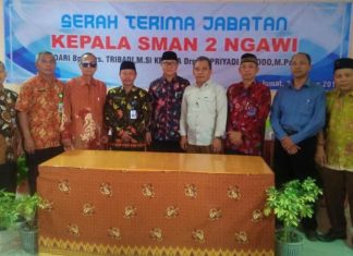 Kepala SMA Negeri 2 Ngawi Diserahterimakan kepada Bapak Supriadi Widodo