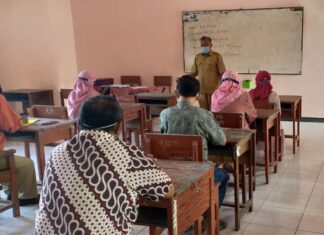 Laporan Hasil Belajar Siswa Diberikan Orang Tua Secara Terjadwal