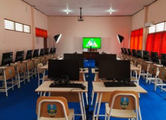 Bekali Guru dengan Kemajuan Teknologi, SMAN 2 Ngawi Resmikan Laboratorium Multimedia