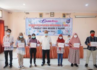 Serah Terima Penghargaan Juara KSN Tingkat SMAN 2 Ngawi