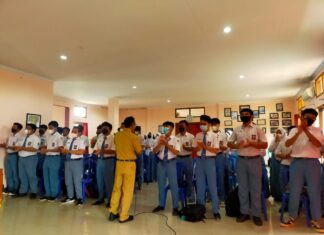 Pemberian Motivasi Belajar Siswa Kelas XII untuk Meraih Mimpi dan Prestasi
