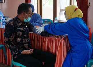 Vaksinasi Booster bagi GTK SMA Negeri 2 Ngawi