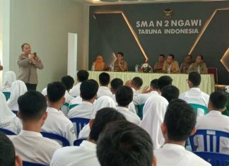 Pemantapan Wawasan Kebangsaan oleh Kapolres Ngawi di SMA Negeri 2 Ngawi 2022