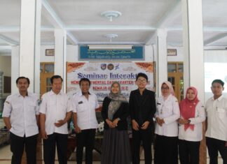 Seminar Interaktif Warnai Peringatan Hari Guru Nasional 2023 di SMA Negeri 2 Ngawi Taruna Indonesia