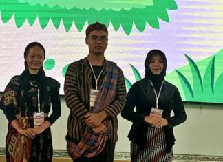 Miss Smada 2023 Raih Juara 1 Lomba Baca Puisi Tingkat Cabdin SMA/SMK Kabupaten Ngawi Tahun 2024