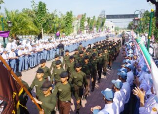 Serah Terima Jabatan Resimen Taruna Angkatan 2 ke Angkatan 3 SMA Negeri 2 Ngawi